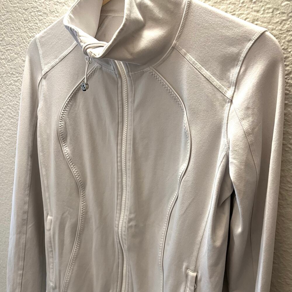 Lululemon Define Jacket Luon Light Gray Size 8 Full Zip Fitted Yoga Athleisure - Picture 4 of 9